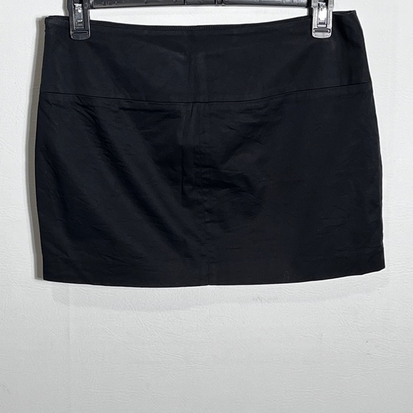 Express Solid Black Mini Skirt Sz 10 - Picture 3 of 9